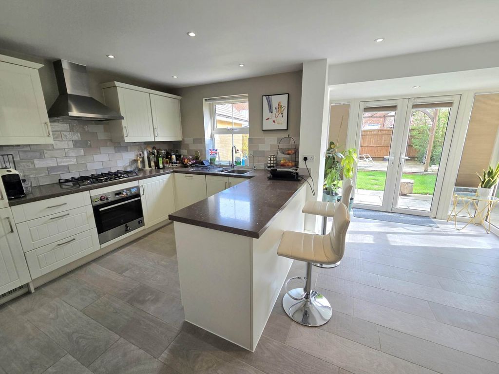 Property photo 2 of 24