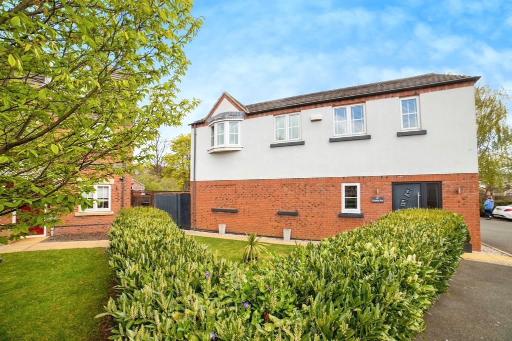 Property photo 1 of 17 Front