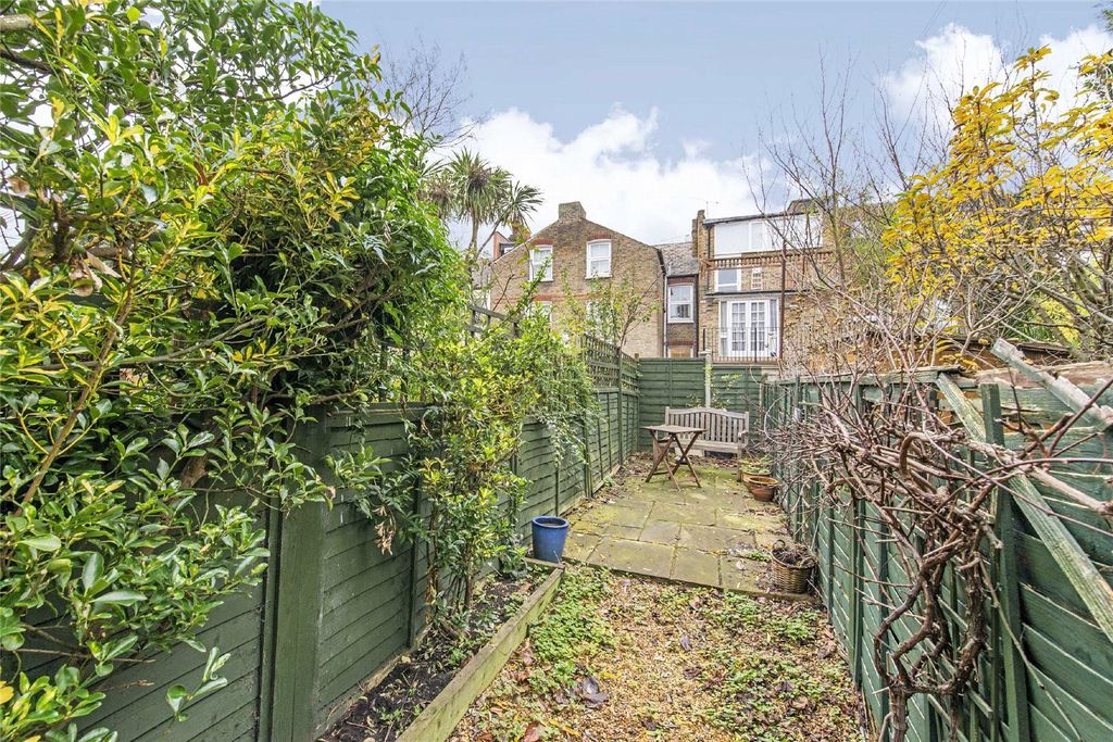 Property photo 2 of 8 Picture No. 10
