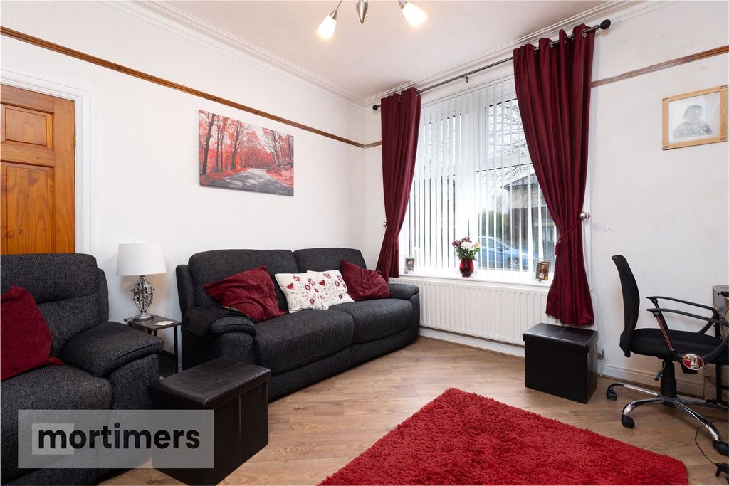 Property photo 2 of 17 Living Room