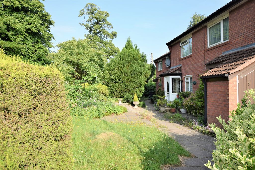 Property photo 2 of 6 Photo 02