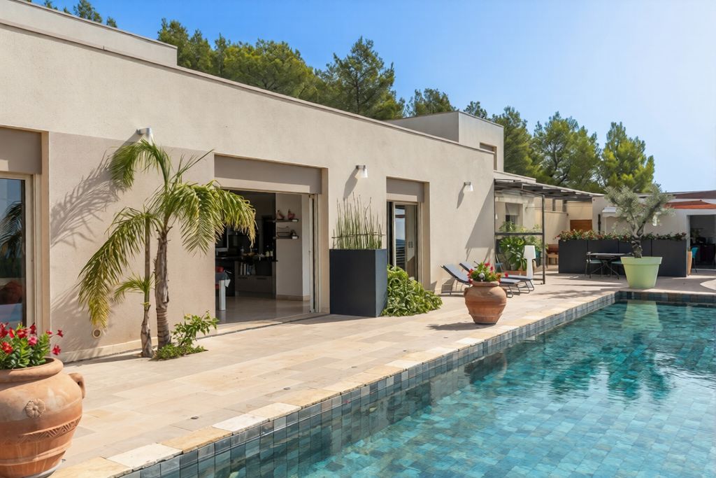 Property photo 3 of 37