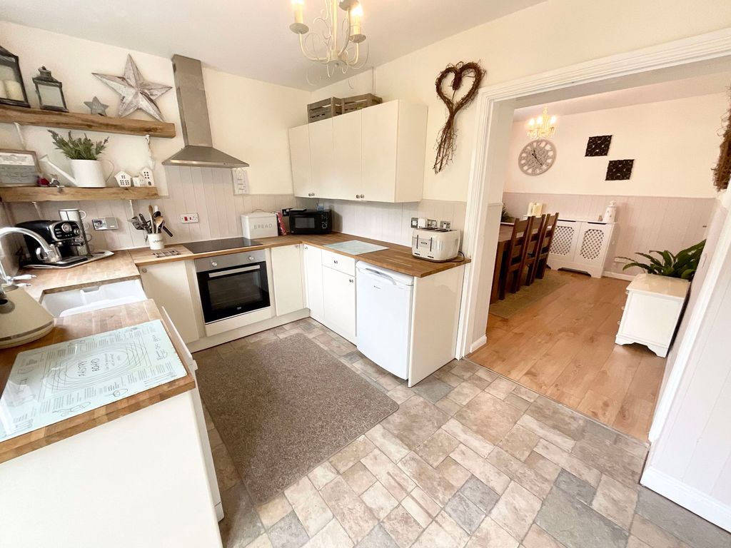 Property photo 2 of 16 Photo 11