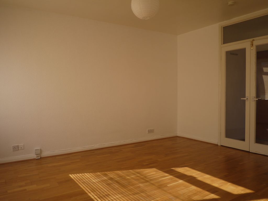 Property photo 2 of 7 Reception