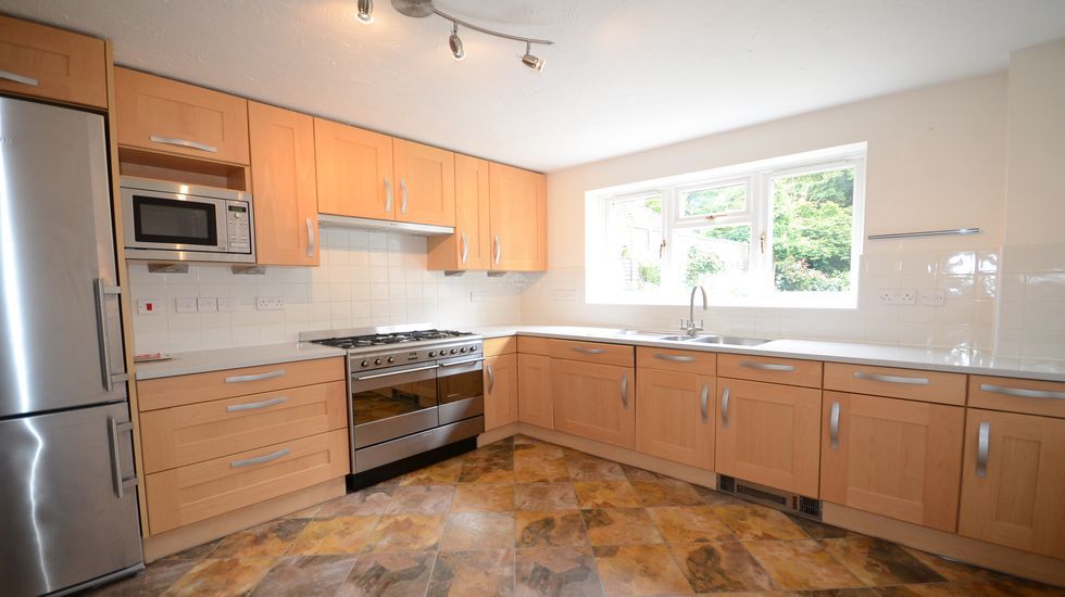 Property photo 2 of 12 4 Kitchen.Jpg