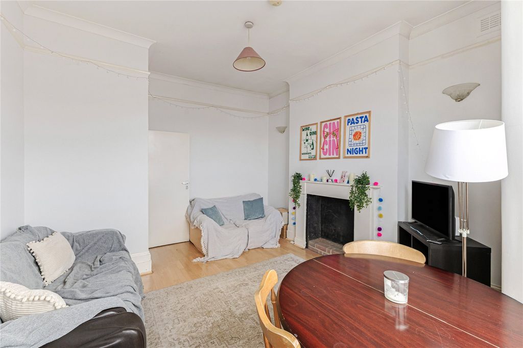 Property photo 3 of 10 Picture No. 05