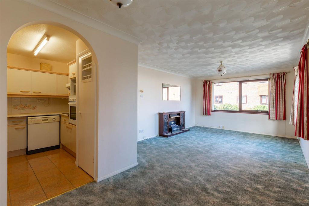 Property photo 3 of 11