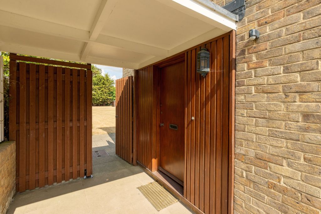 Property photo 3 of 18 Picture No. 06