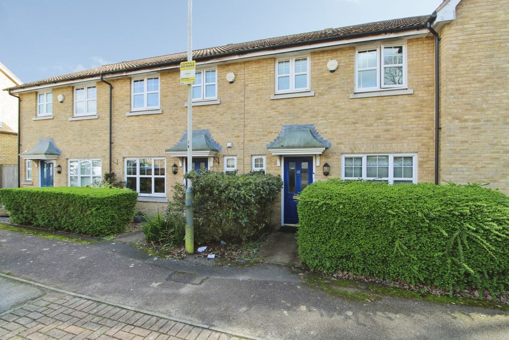 Property photo 1 of 19 Three Bedroom Mid Terraced House To Rent