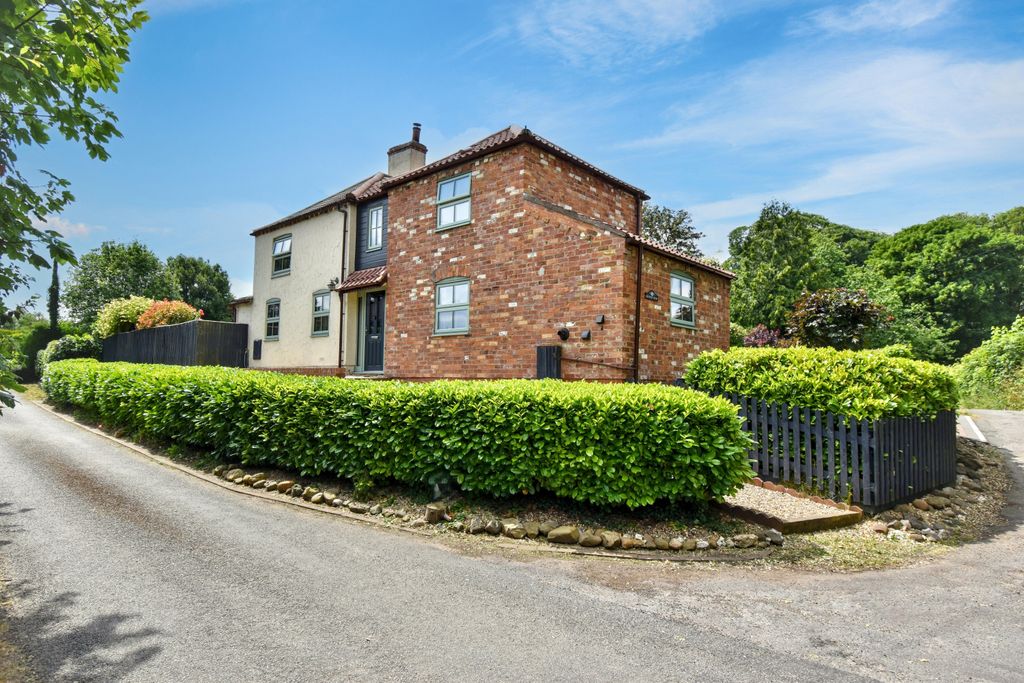 Property photo 1 of 33