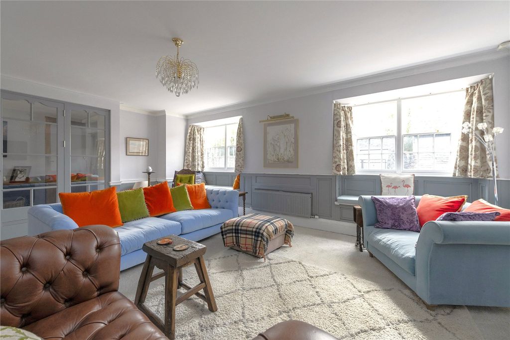 Property photo 3 of 22 Sitting Room