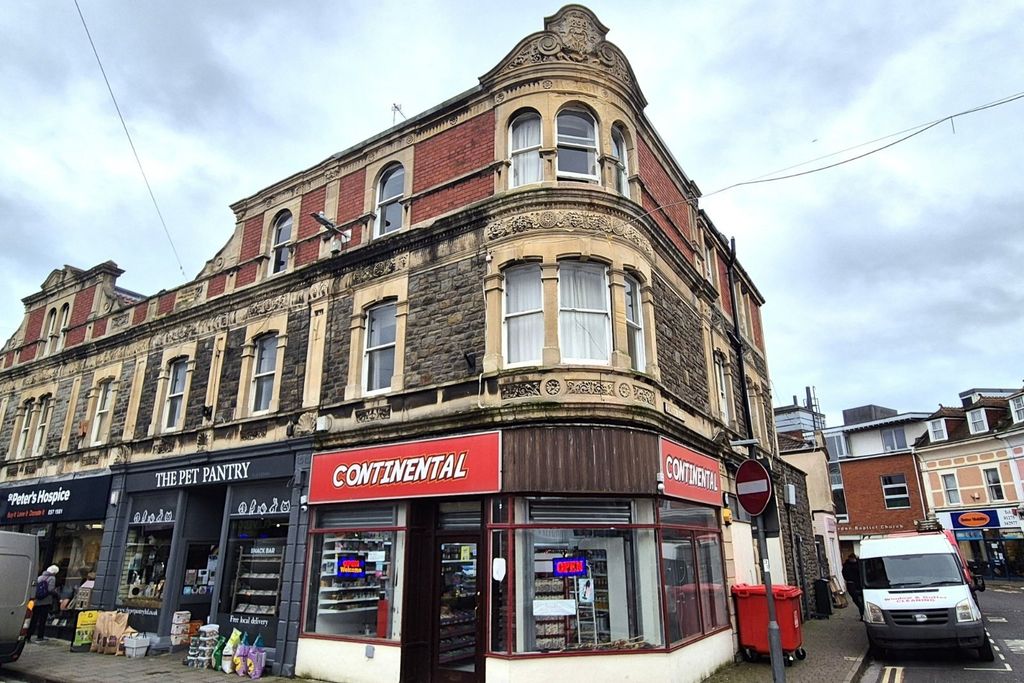 Property photo 1 of 8 Front