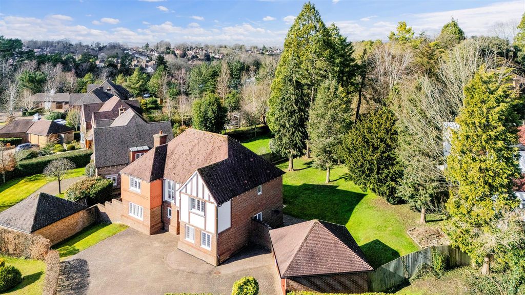 Property photo 1 of 32 Claremount Gardens, 28 Drone (11).Jpg
