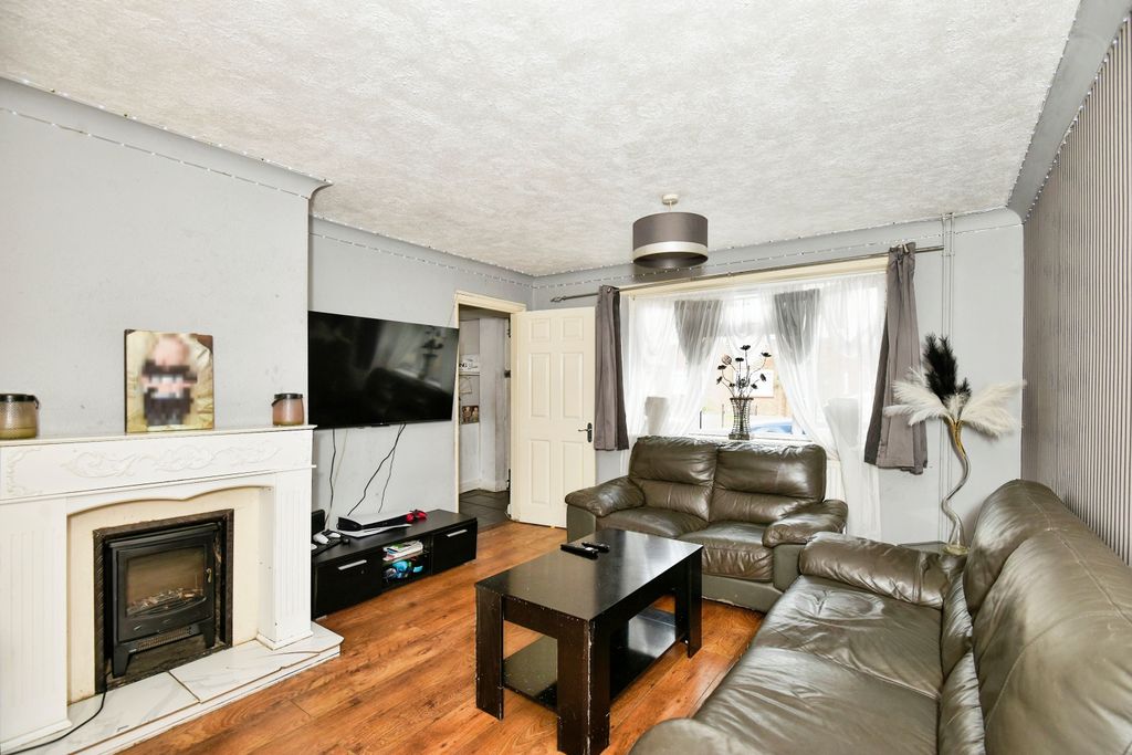 Property photo 2 of 12 Photography