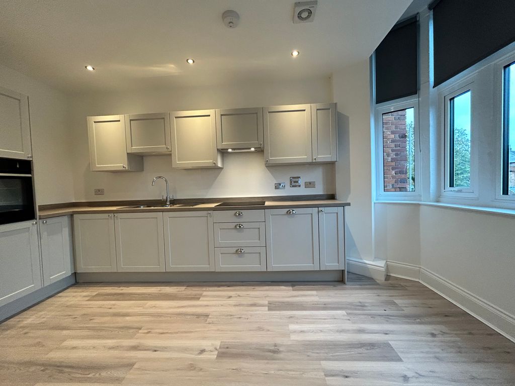 Property photo 3 of 6 Kitchen