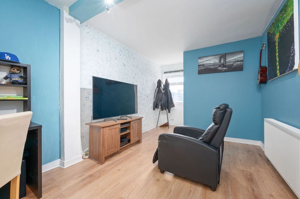 Property photo 2 of 23