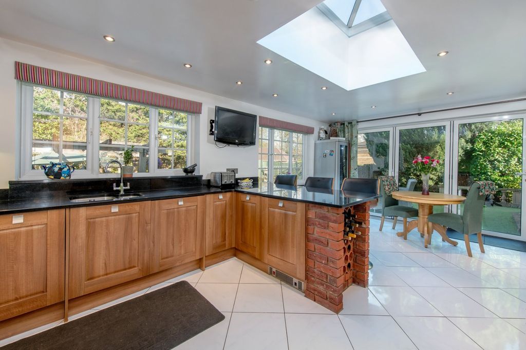 Property photo 3 of 29 Picture No. 54
