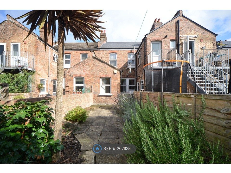 Property photo 2 of 9