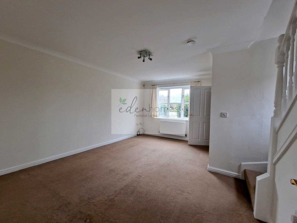 Property photo 3 of 13 Liing Room 1