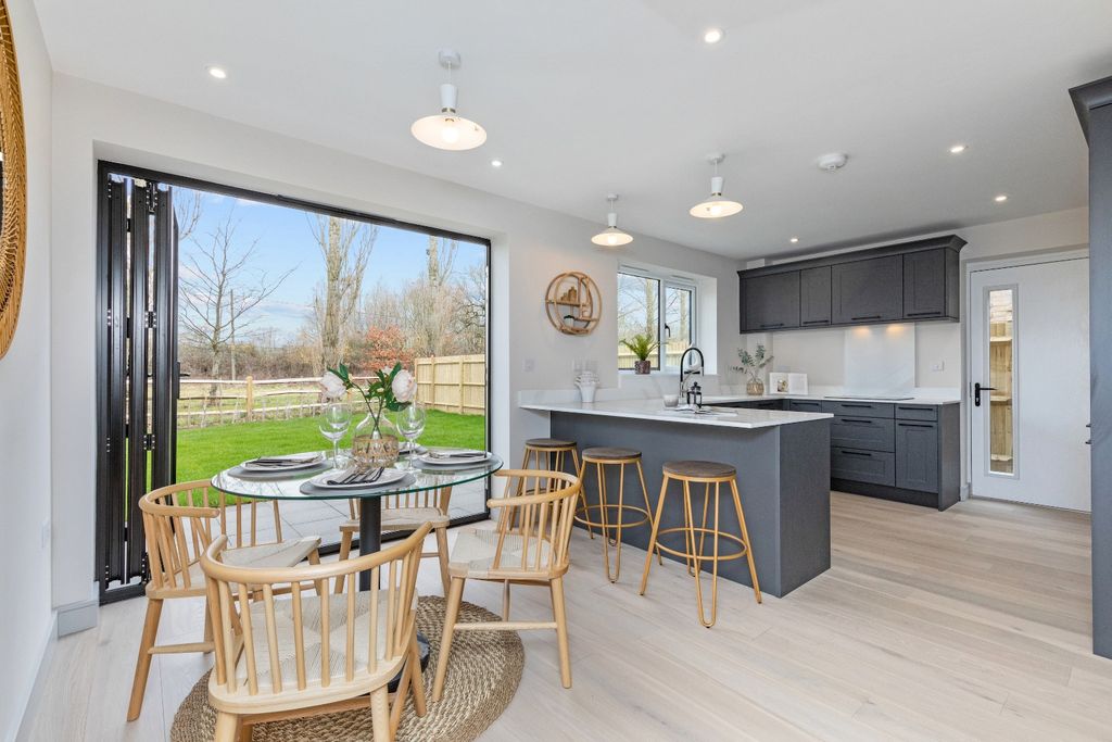 Property photo 3 of 20 2956846