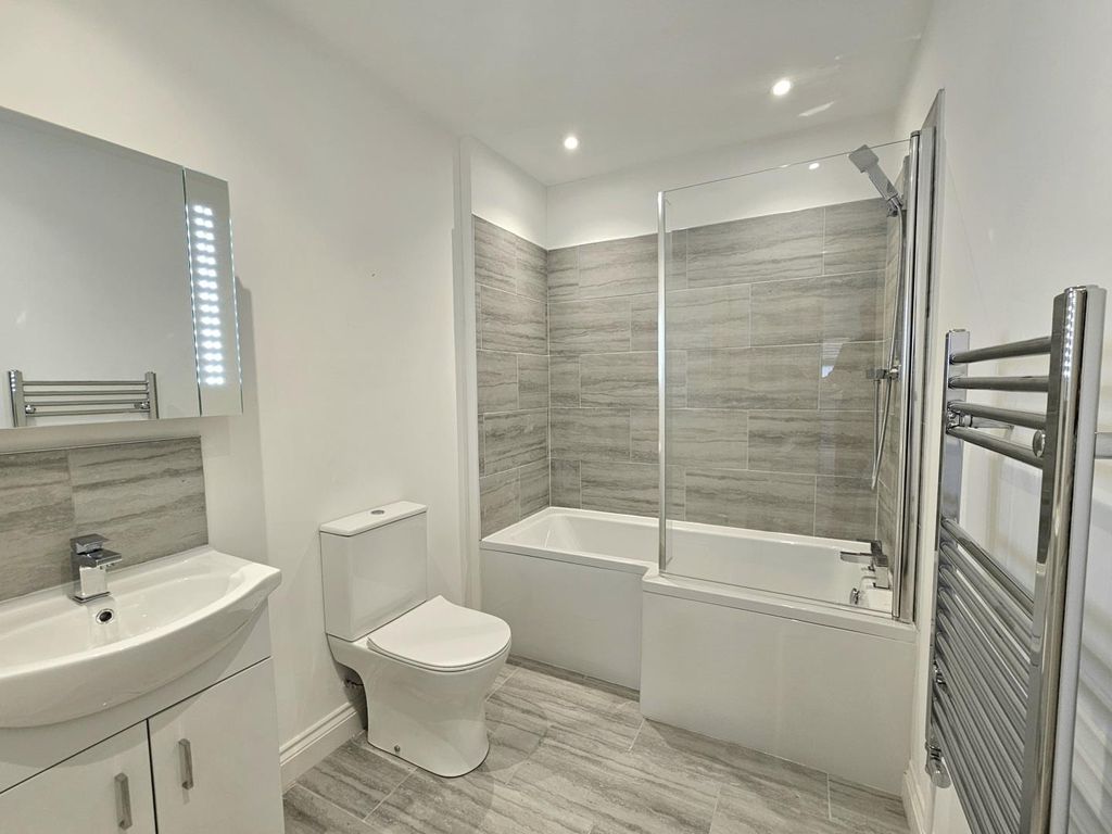 Additional image 5 of 1 bed flat for saleTamara Court, 26 Gold Street, Tiverton EX16