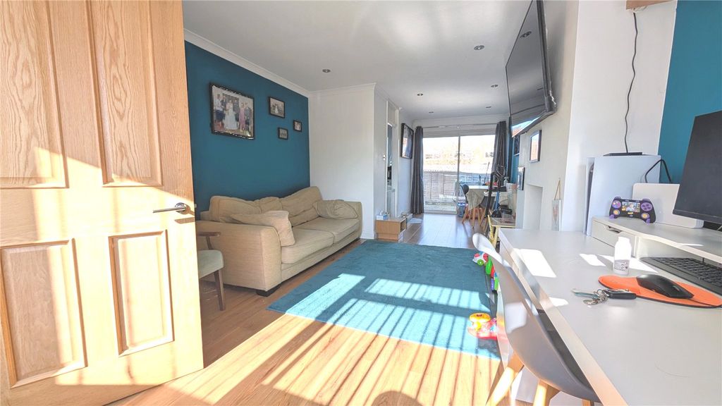 Property photo 3 of 15 Picture No. 22