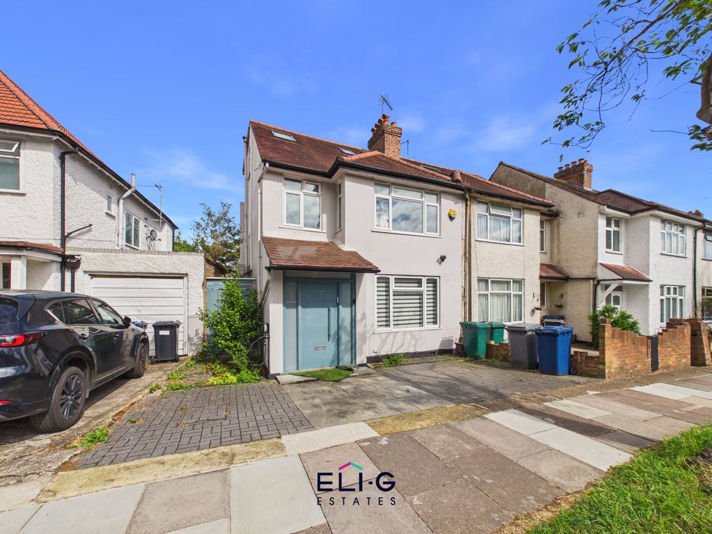 Property photo 1 of 19 4 Bed End Terrace For Sale Hillview Gardens, London Nw4
