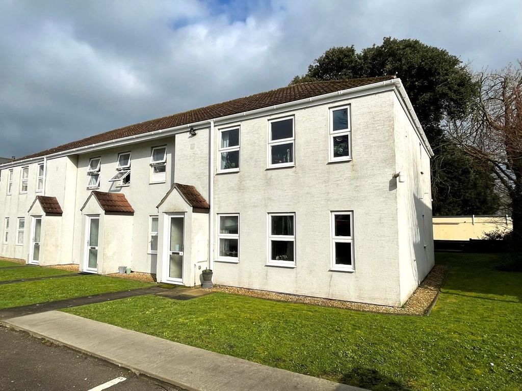 Property photo 1 of 10 Front (Exterior)