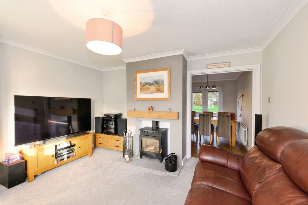 Property photo 3 of 10 Living Room