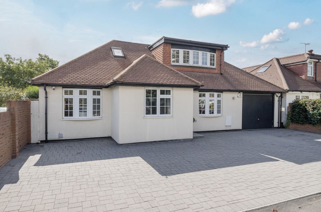 Property photo 1 of 25 1353165-21-68c3Ff...