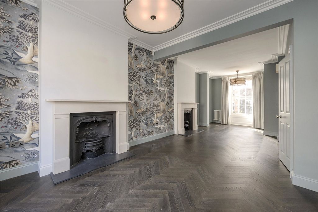 Property photo 2 of 19 Reception