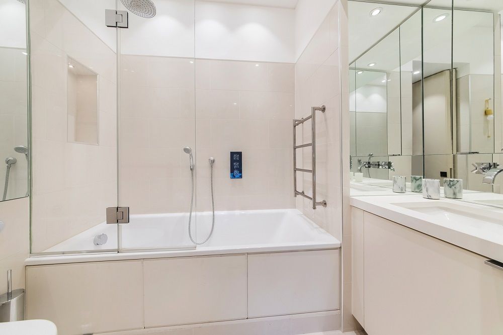 Property photo 3 of 16 Bathroom