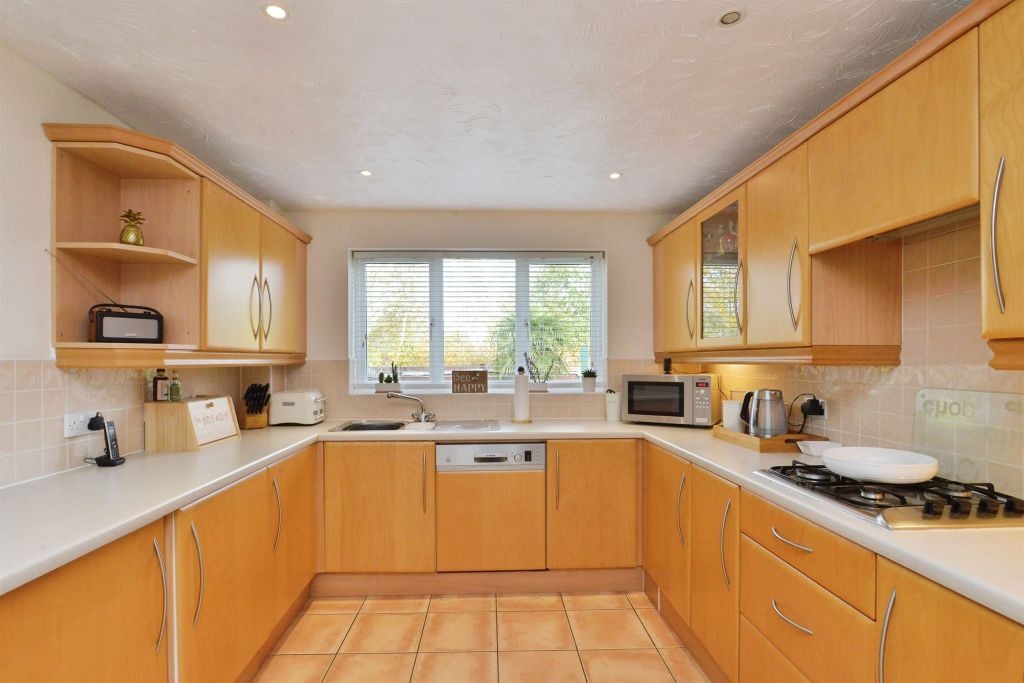 Property photo 3 of 16