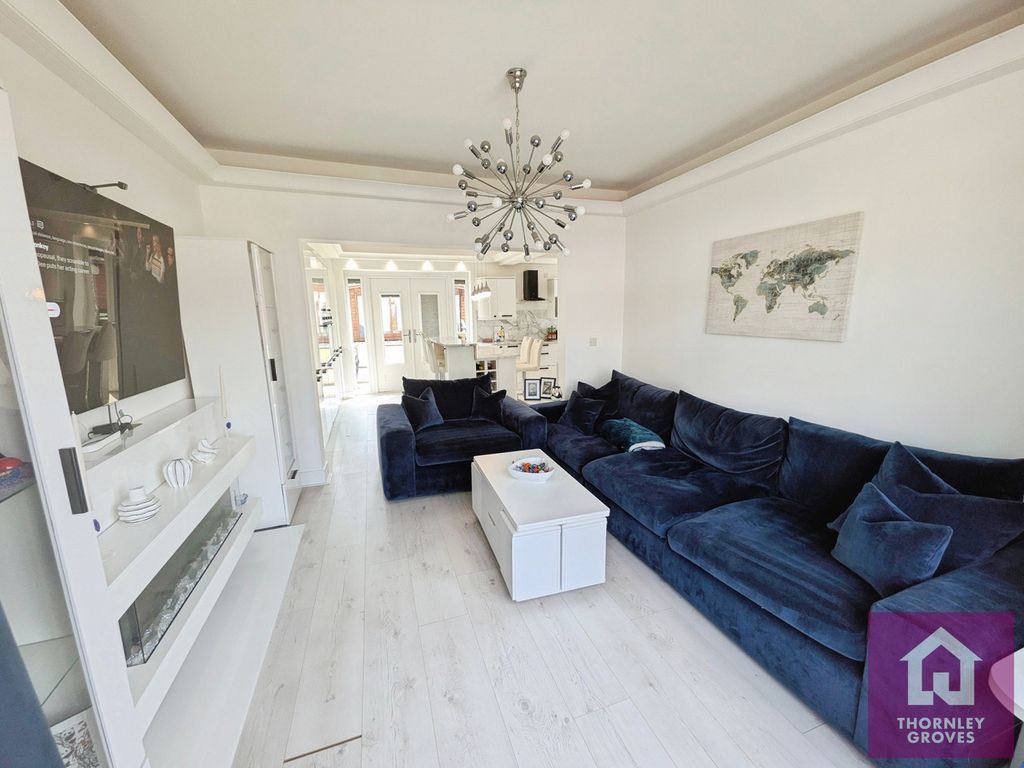 Property photo 3 of 15 Pbox-Img.Jpg