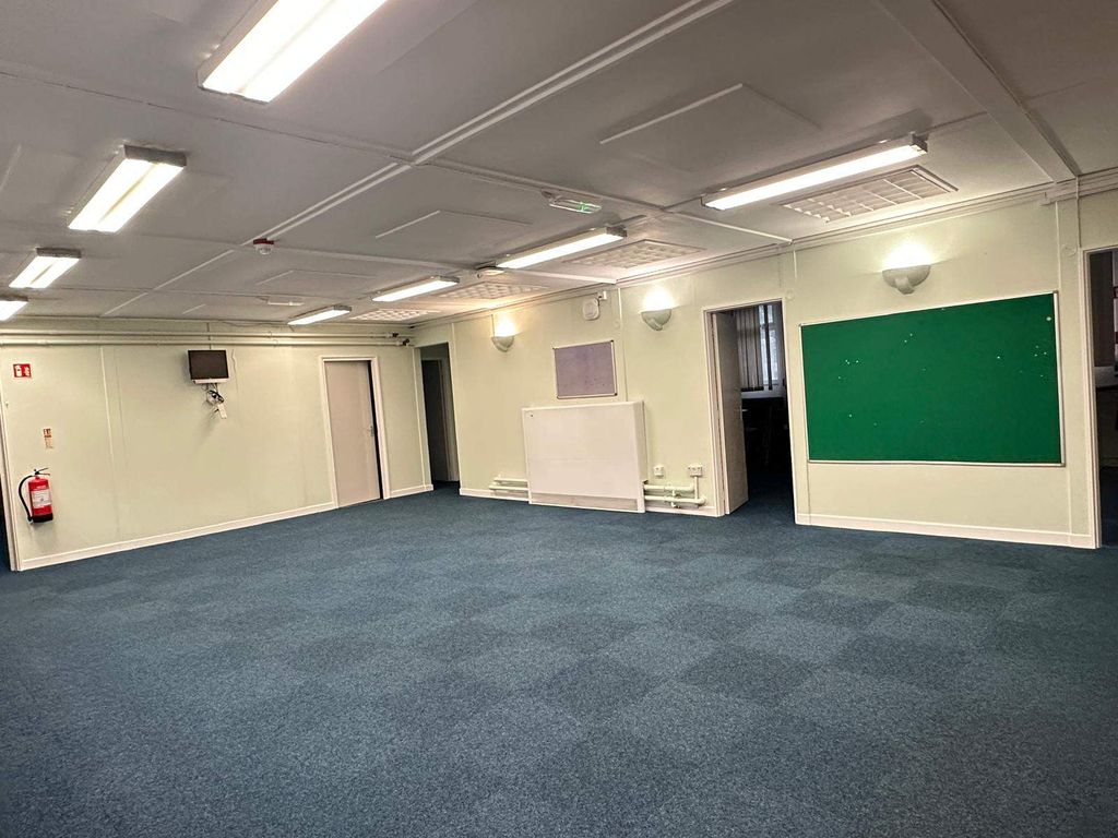 Property photo 3 of 25