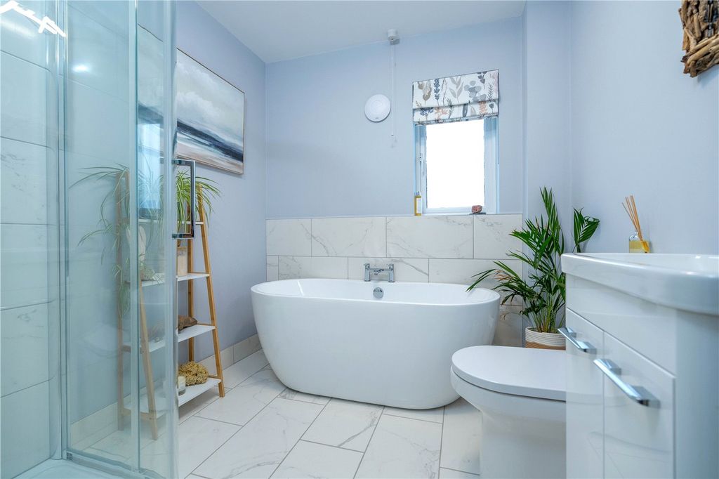 Property photo 3 of 21 Picture No. 14