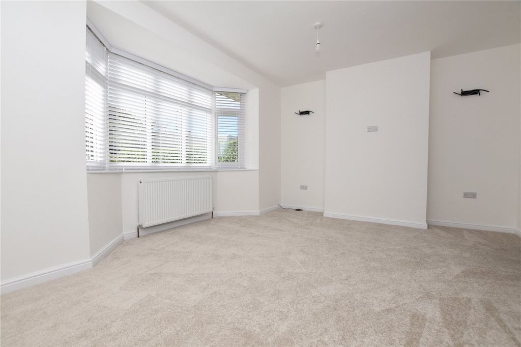 Property photo 3 of 22 Picture No. 02