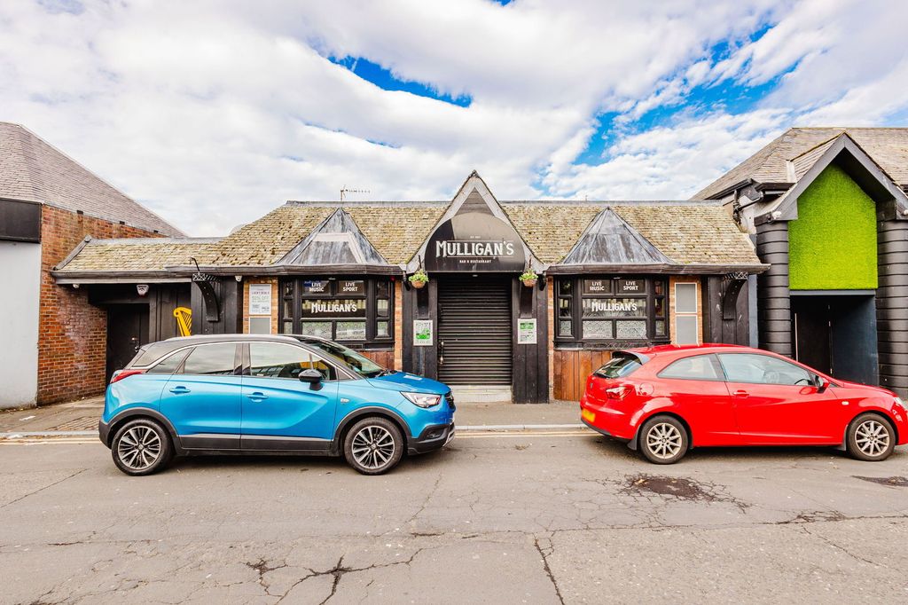 Property photo 3 of 43