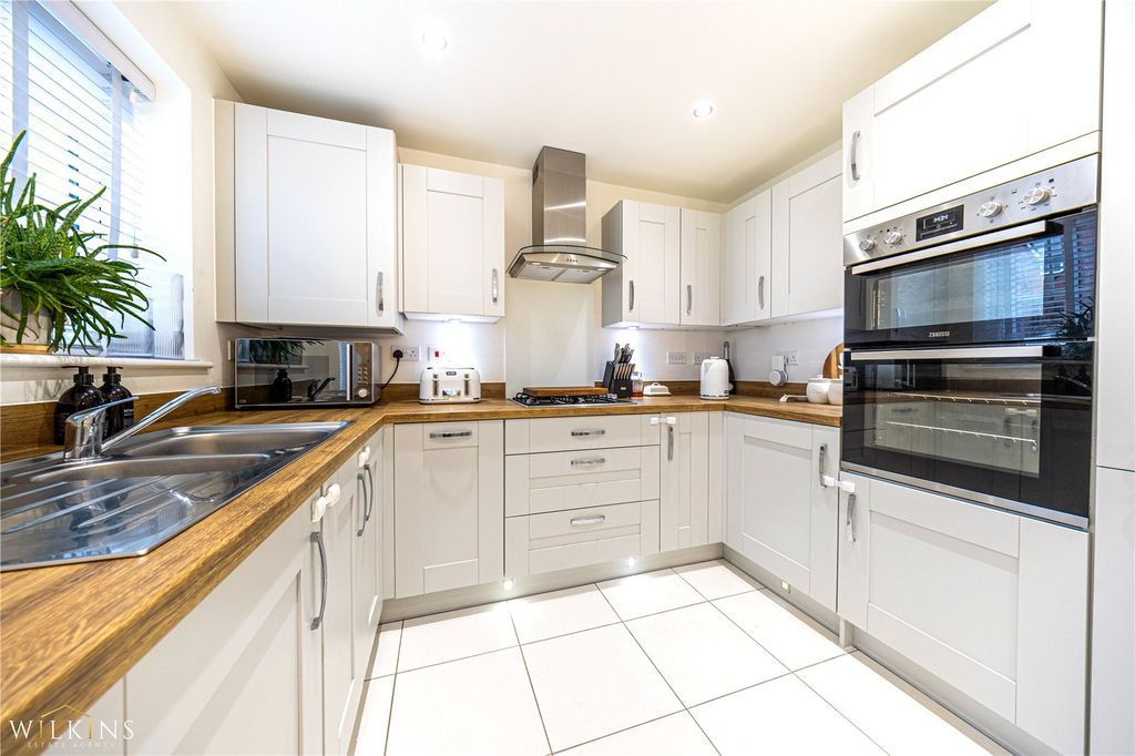 Property photo 3 of 39 Picture No. 02