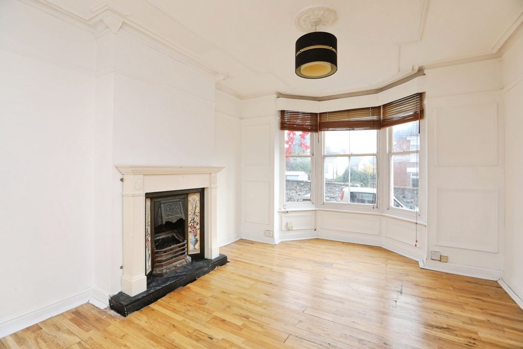 Property photo 2 of 14 Lounge