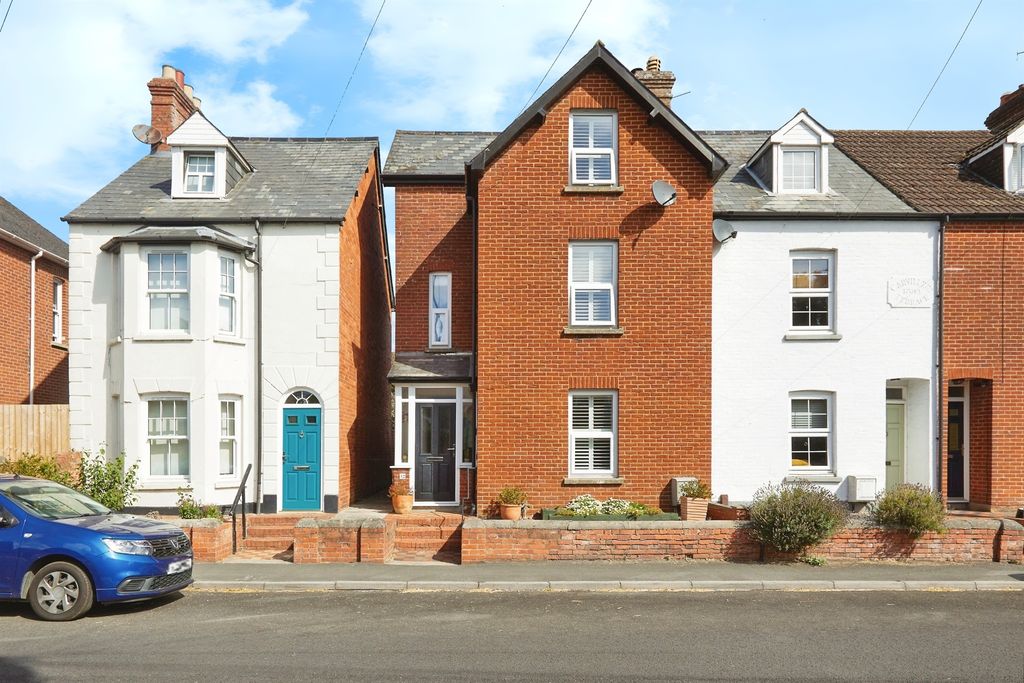 Property photo 1 of 31