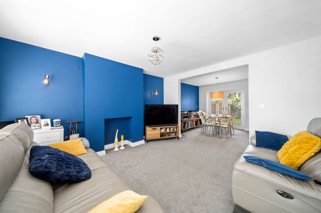 Property photo 2 of 21