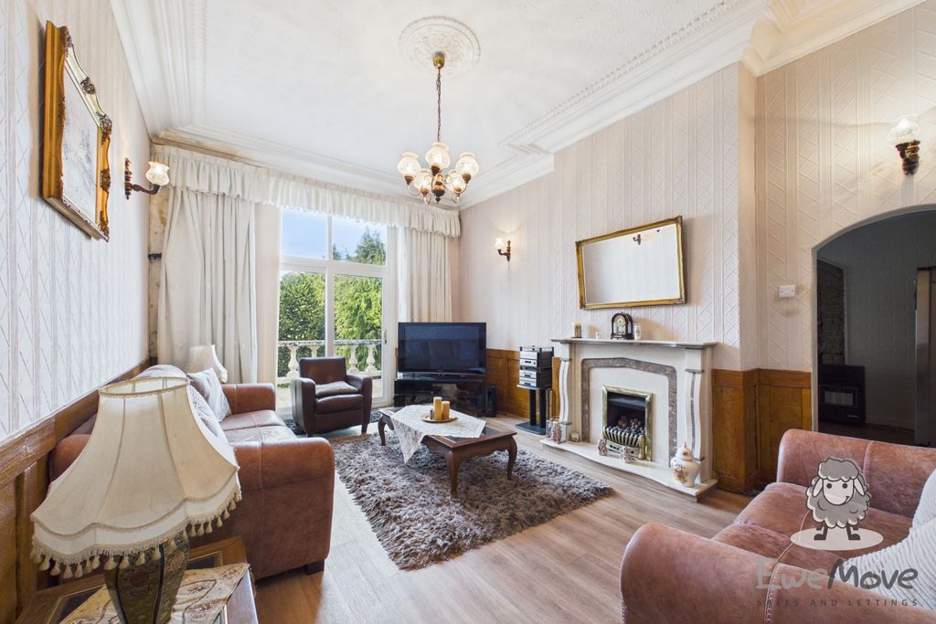 Property photo 3 of 20 9