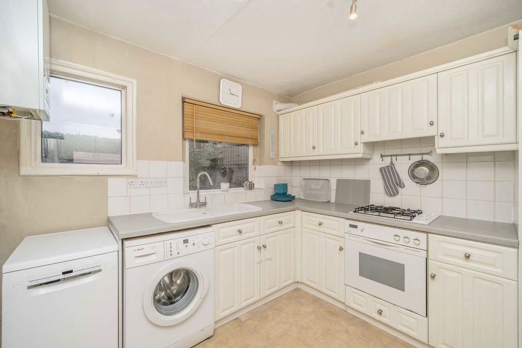 Property photo 3 of 5