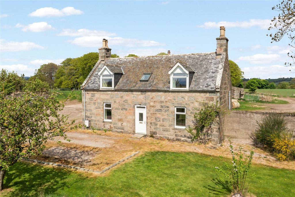 Property photo 1 of 18 External
