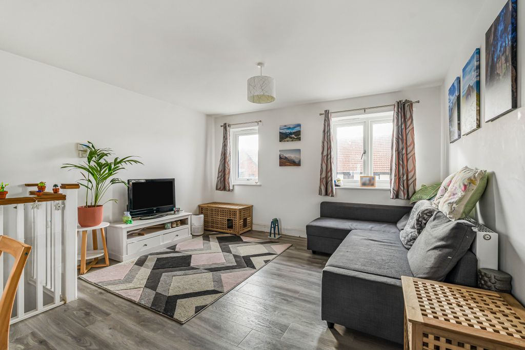 Property photo 3 of 13