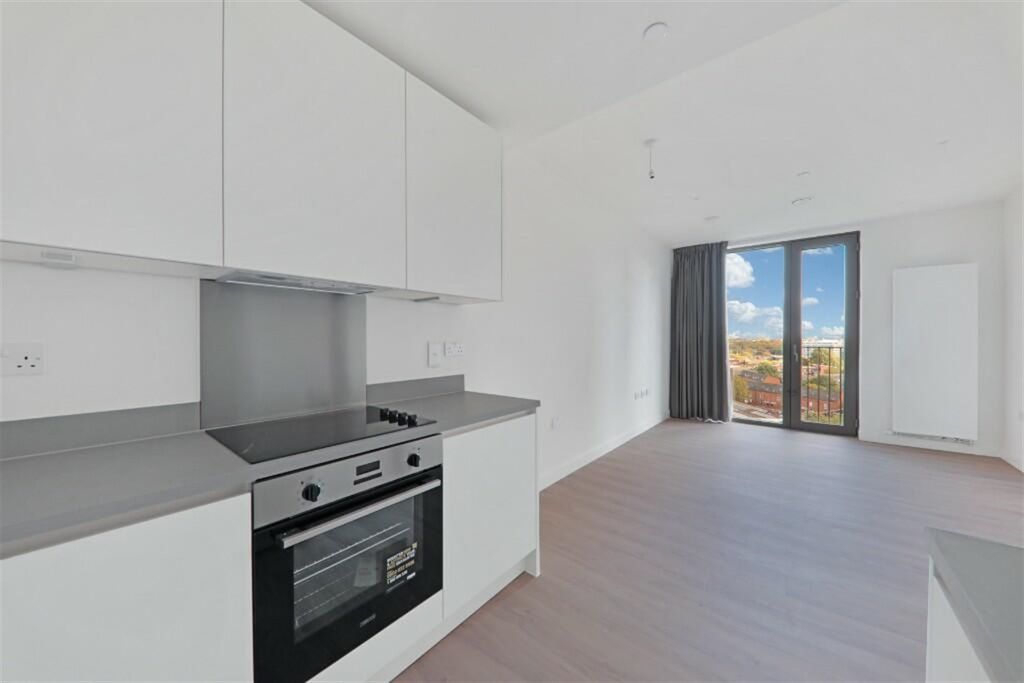 Property photo 1 of 11 (Main)