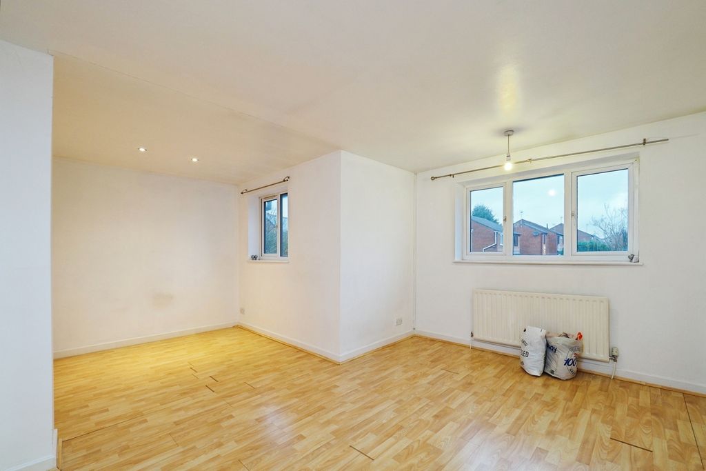 Property photo 3 of 19 Pbox-Img.Jpg