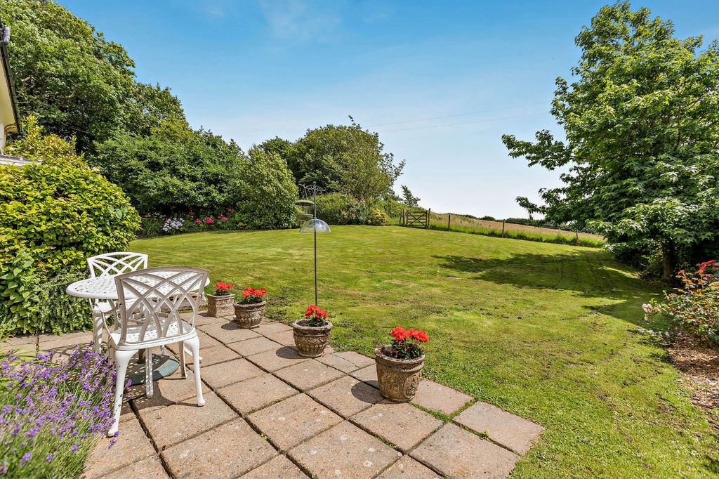 Property photo 2 of 25 Grounds