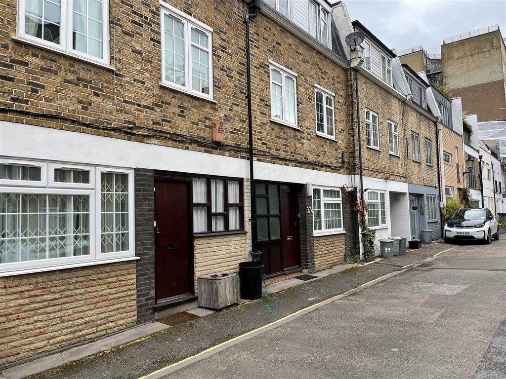 Property photo 1 of 1 37 Huntsworth Mews.Jpg